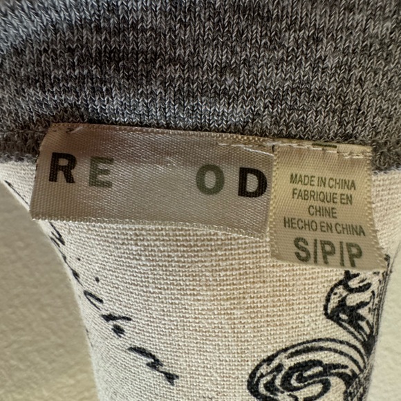 Re/Done Small Gray Top - Picture 3 of 3